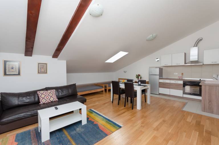 Holiday apartment with patio | Garden view — photo 4