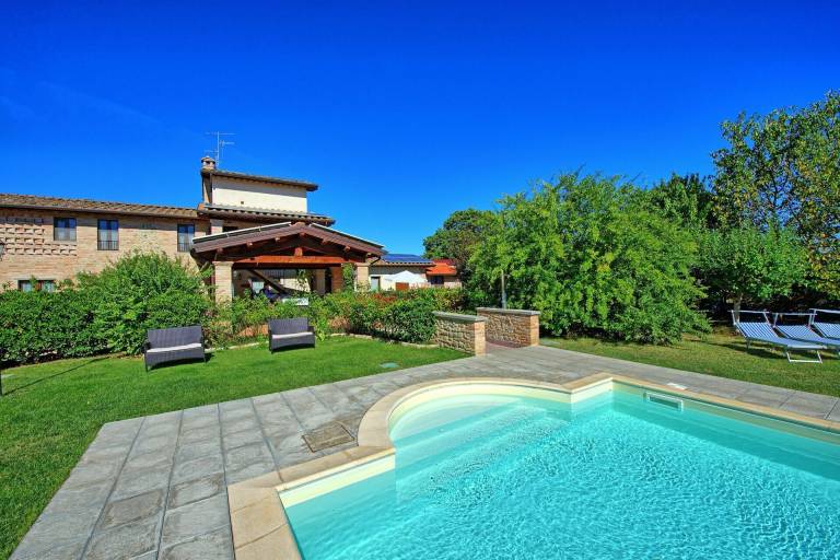 Family-friendly villa with private pool, barbecue & terrace | Pets are welcome — photo 3