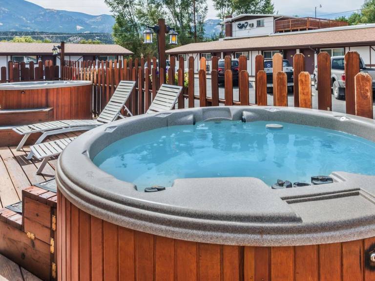 Loyal Duke Lodge in Salida, CO