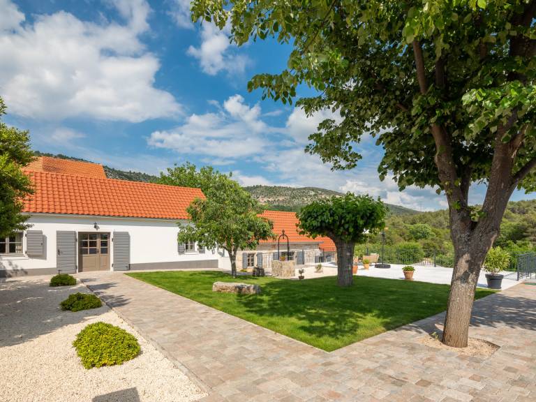 Fully equipped house with yard, private pool & barbeque | Nature view | Pets allowed — photo 5