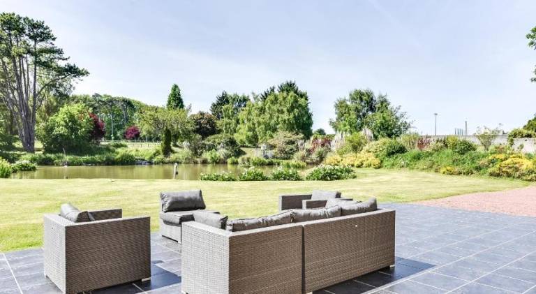Charming holiday apartment with terrace, pool & garden | Dogs allowed — photo 4