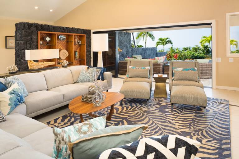 House with grill & pool | Beach view — photo 3