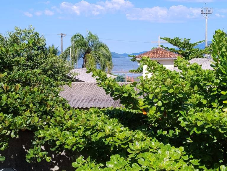 Child-friendly nice vacation home with yard & grill | Beach nearby | Pets are welcome in Bertioga