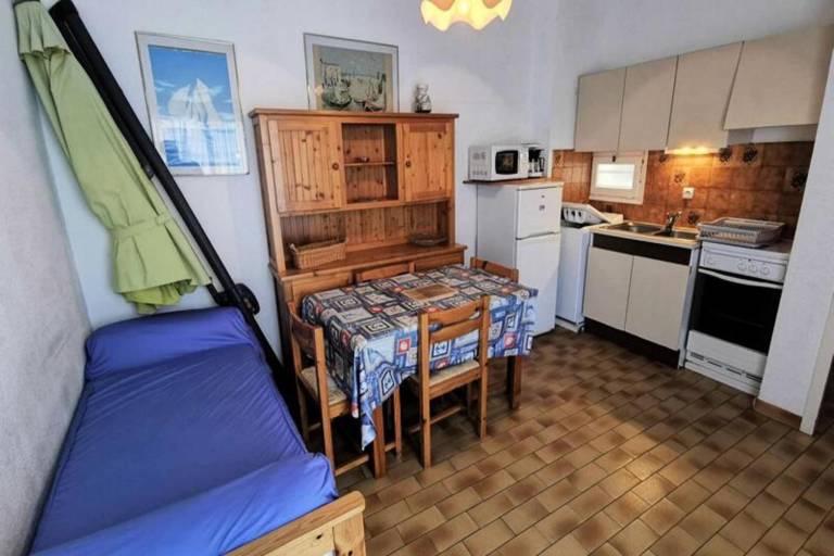 Apartment with terrace — photo 4
