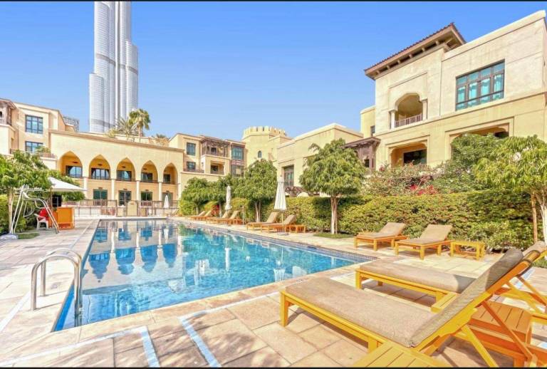 Fully equipped house with barbeque, hot tub & garden | Next to Burj Khalifa | Water view | Good for workation | Dogs allowed — photo 3