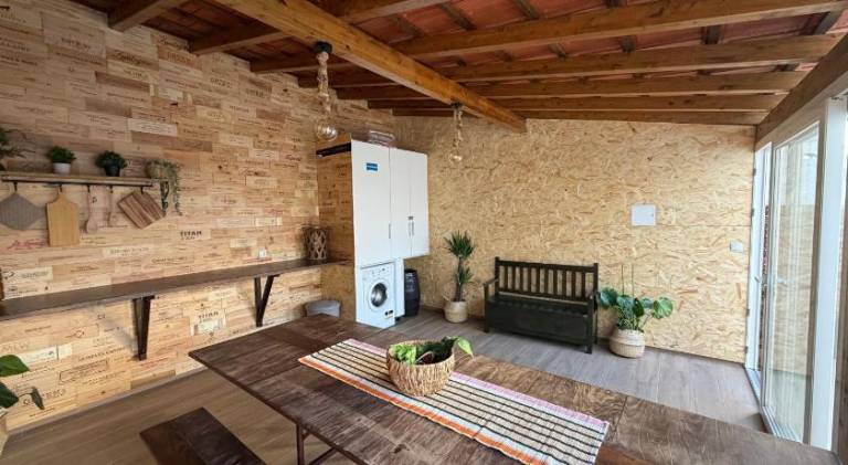 Vacation home with barbeque & private pool — photo 2