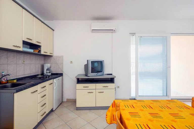 One bedroom apartment with terrace and sea view Mastrinka (Čiovo) (A-4836-c) — photo 4