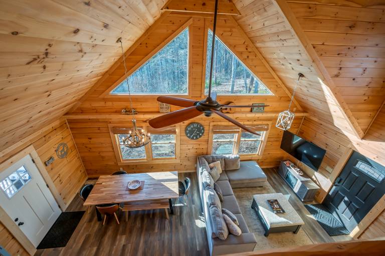 Paws Awhile Pet-Friendly Lake Lure Cabin with Mountain Views, Deck, & Easy Access to Tryon — photo 3