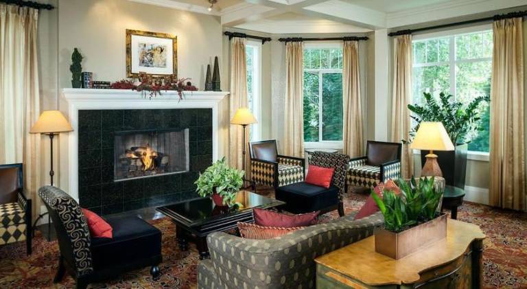 Plaza Inn & Suites at Ashland Creek in Ashland, OR