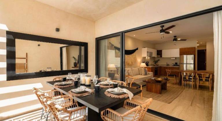 Rental apartment with hot tub & pool — photo 4