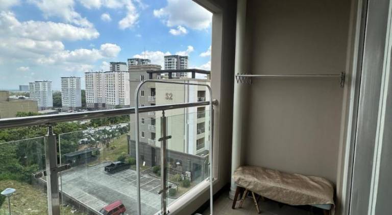 Apartment with pool — photo 5