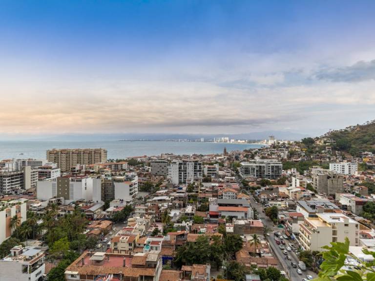 Fully equipped condo with terrace & pool | Good for workation | Pet-friendly — photo 4