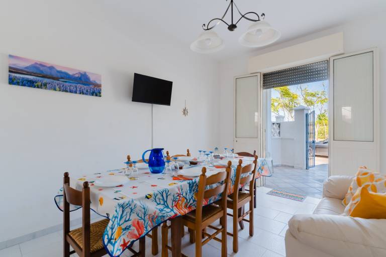 Child-friendly wonderful house with barbeque, terrace & yard | Sea view | Next to the beach | Pets allowed — photo 2