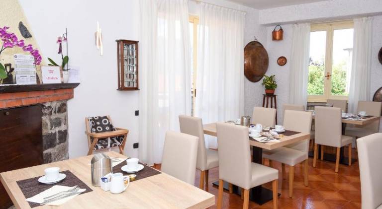 Serviced apartment with yard & terrace — photo 3