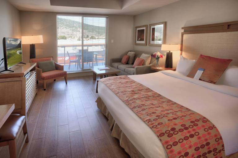 Watermark Beach Resort — photo 2