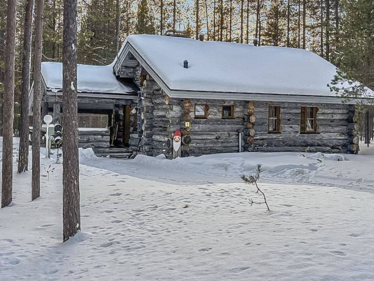Pleasant vacation home with sauna & patio | Dogs allowed — photo 2