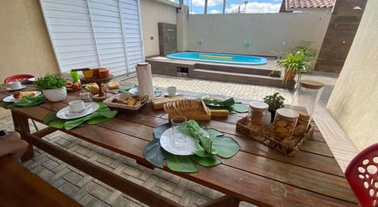 Vacation home with pool — photo 4