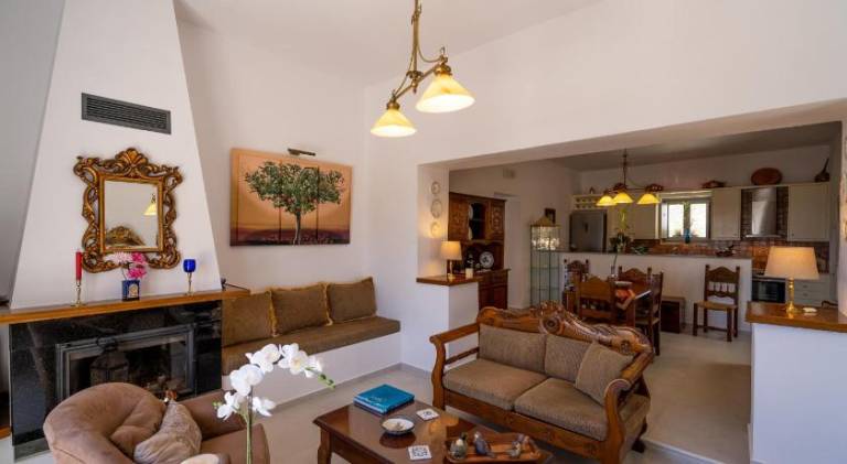 Villa with barbeque, garden & private pool | Perfect for remote work | Pets allowed — photo 2
