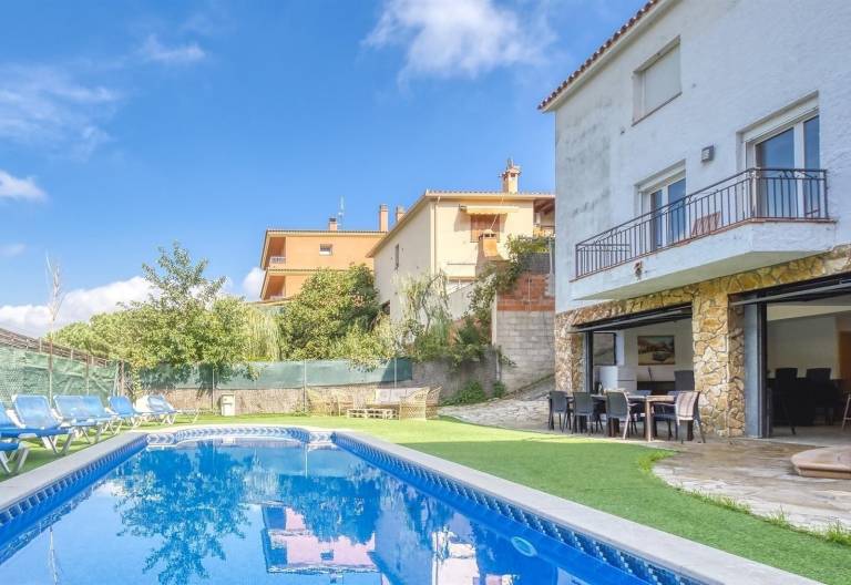 Villa with garden, barbeque & terrace | Garden view — photo 2