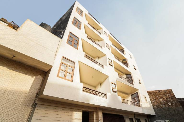 Hotel O Chahal Guest House Near Nangloi Railway Station Metro Station