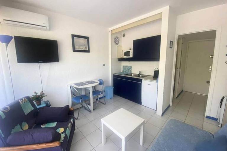 Holiday apartment with terrace & pool | Next to the beach | Pet-friendly — photo 2