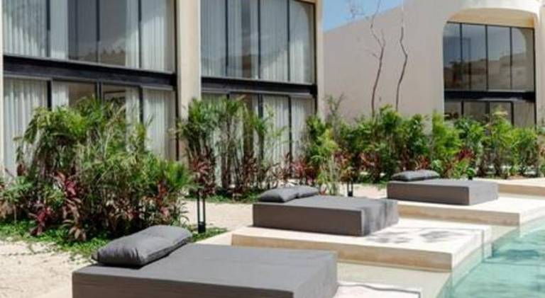 Villa with pool — photo 2