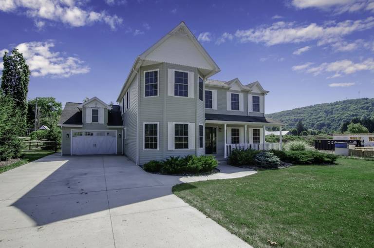 House  Ellicottville