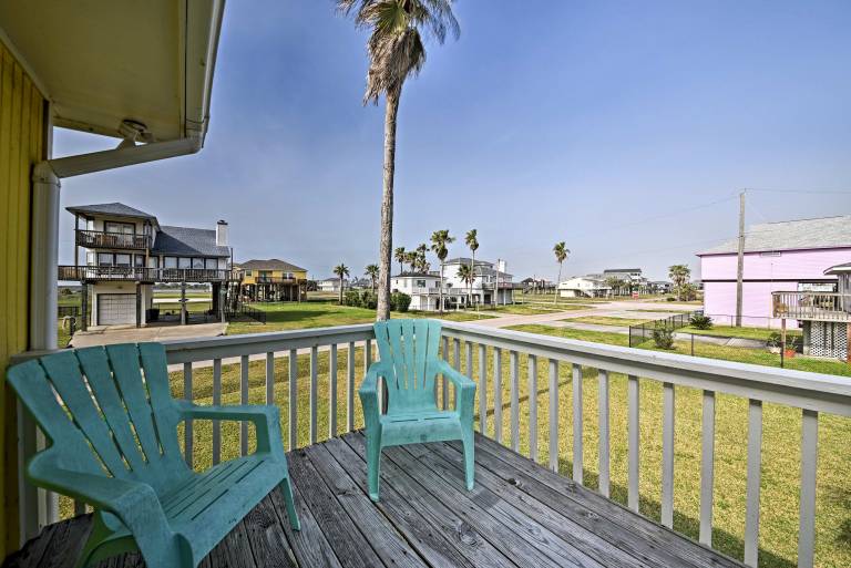 Boat Launch & Fishing Pier: Beach Hub in Galveston in Galveston, TX