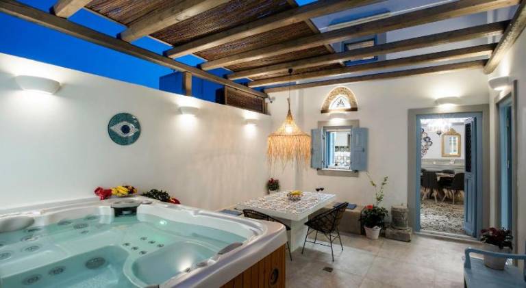 Vacation home with jacuzzi | Dogs allowed in Rhodes