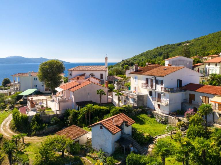 Fully equipped rental apartment with patio | Sea view | Pet-friendly — photo 4
