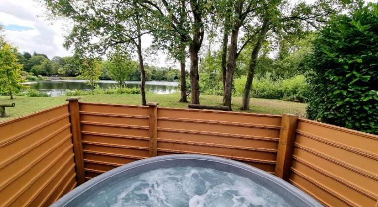Maple Lodge 11 Hot Tub & Sauna in York