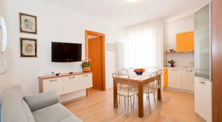 Holiday apartment with 2 rooms for 5 persons — photo 4