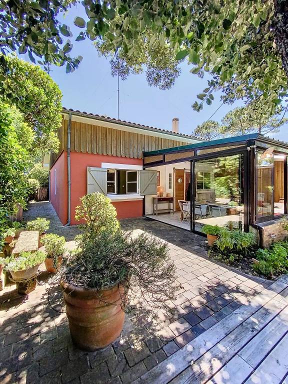 House with garden, BBQ & terrace — photo 2