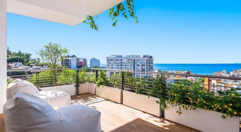 Holiday apartment with pool — photo 4