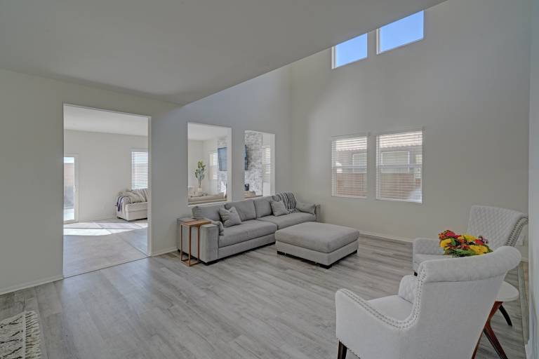 Family-oriented vacation home with yard | Pets are welcome — photo 3