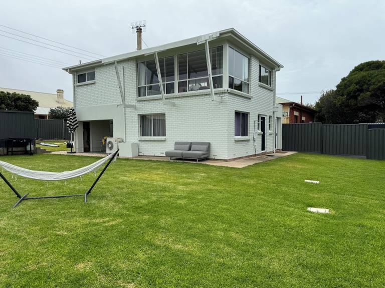 House Encounter Bay
