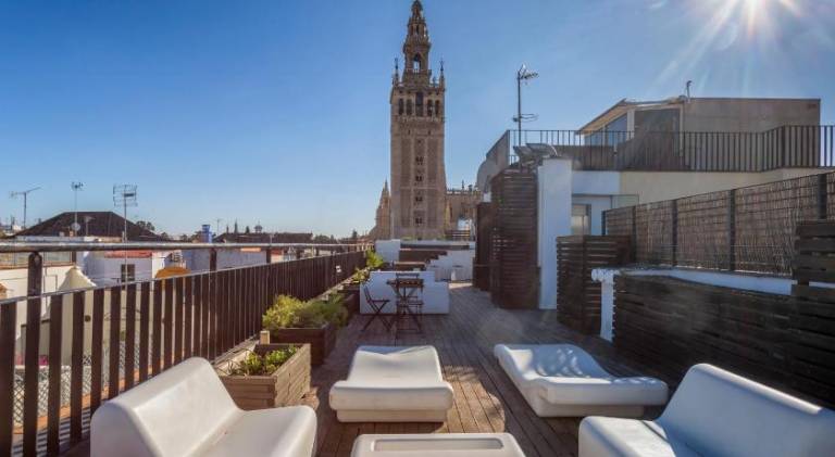 Beautiful apartment with pool & terrace | Close to Seville Cathedral | Pet-friendly — photo 3