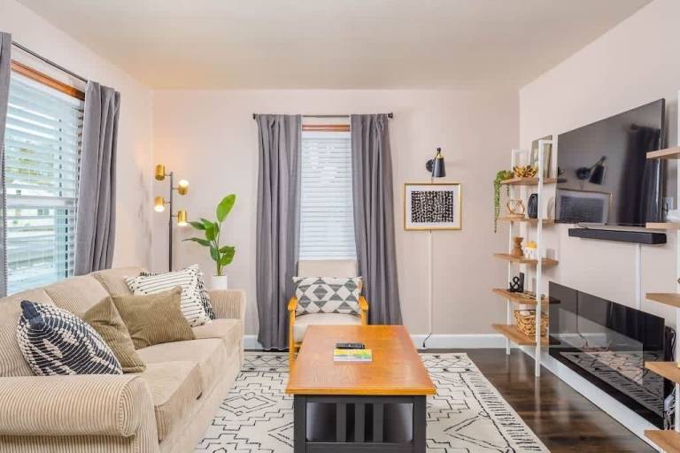 Appleton Vacation Rentals from 104 HomeToGo