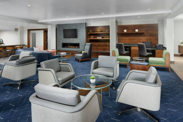 Courtyard by Marriott Manchester-Boston Regional Airport — photo 3