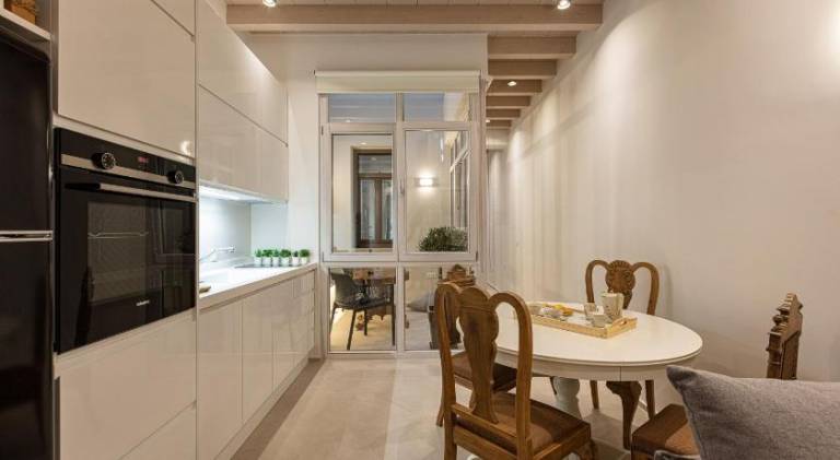 Child-friendly rental apartment with jacuzzi, private pool & BBQ | Close to the beach | Suitable for remote work | Dogs allowed — photo 5