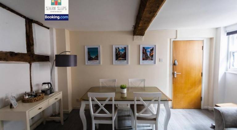 Five Guest Rooms in Tudor House Short Lets & Serviced Accommodation Frankwell Shrewsbury With Free W — photo 4