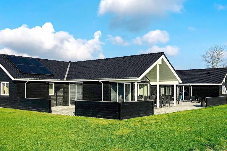 Fully equipped house with terrace, BBQ & pool | Pets are welcome in Grenaa