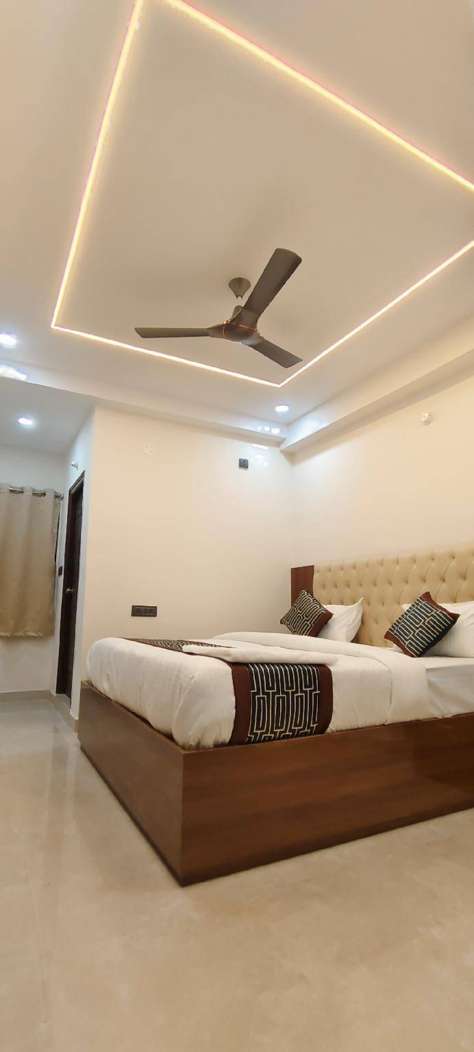 HOTEL KHYAATHI GRAND