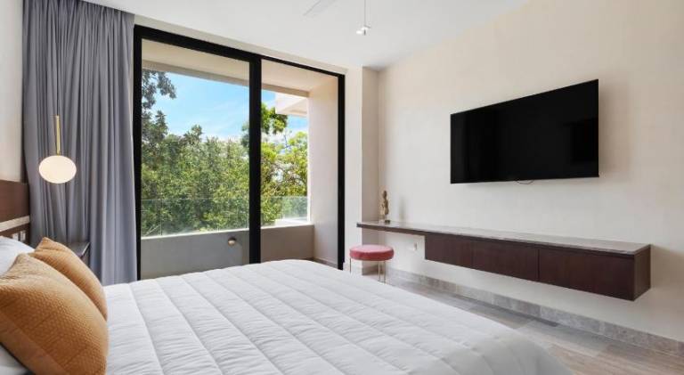 Rental apartment with pool — photo 2