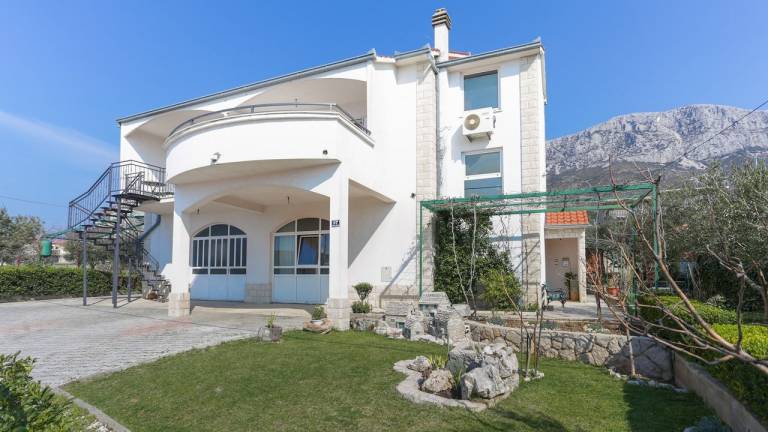 Apartman  Kaštel Gomilica