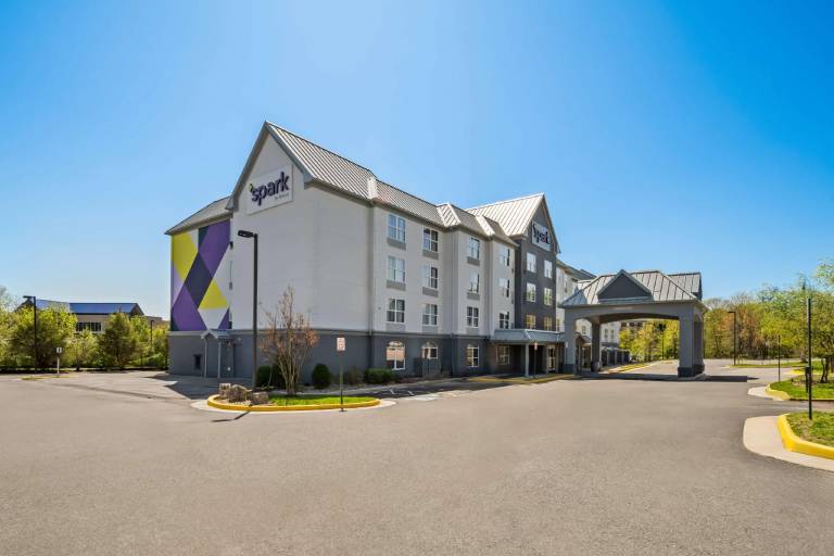 Spark by Hilton Woodbridge — photo 2