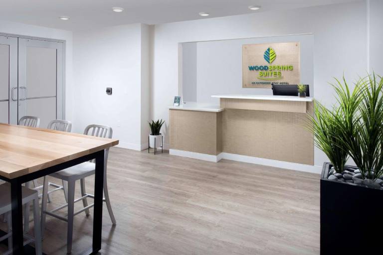 WoodSpring Suites Seattle Everett — photo 3