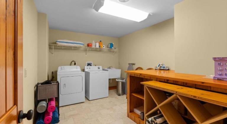 Luxury Chalet, Firepit, Sauna, Pet Friendly, 5 mins to Windham Mtn resort — photo 4
