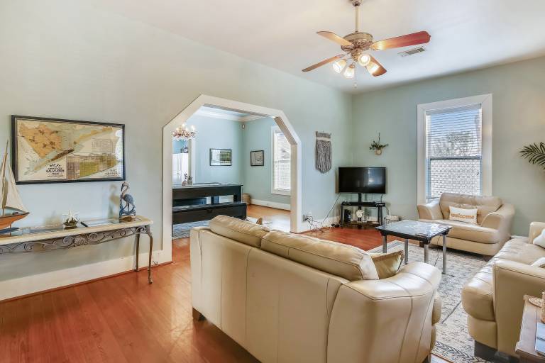 4513BENDEDOAKEENH - A Bended Oak Bungalow — photo 5