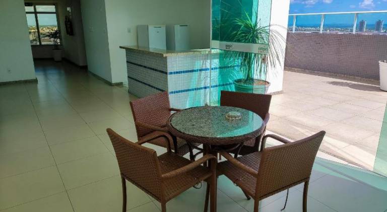 Serviced apartment with terrace & pool — photo 4
